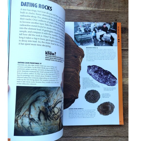 The Big Idea Science Book. - Picture 3 of 3